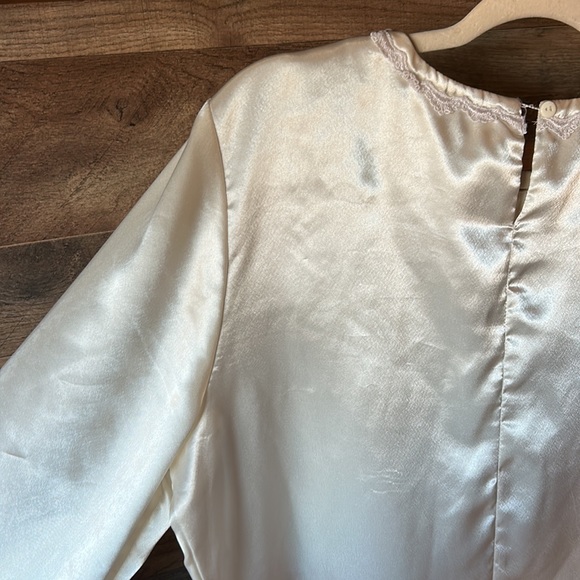 Vintage Norton McNaughton silky blouse with lace collar PTP: 21 1/2 L: 26 inches - Picture 13 of 16